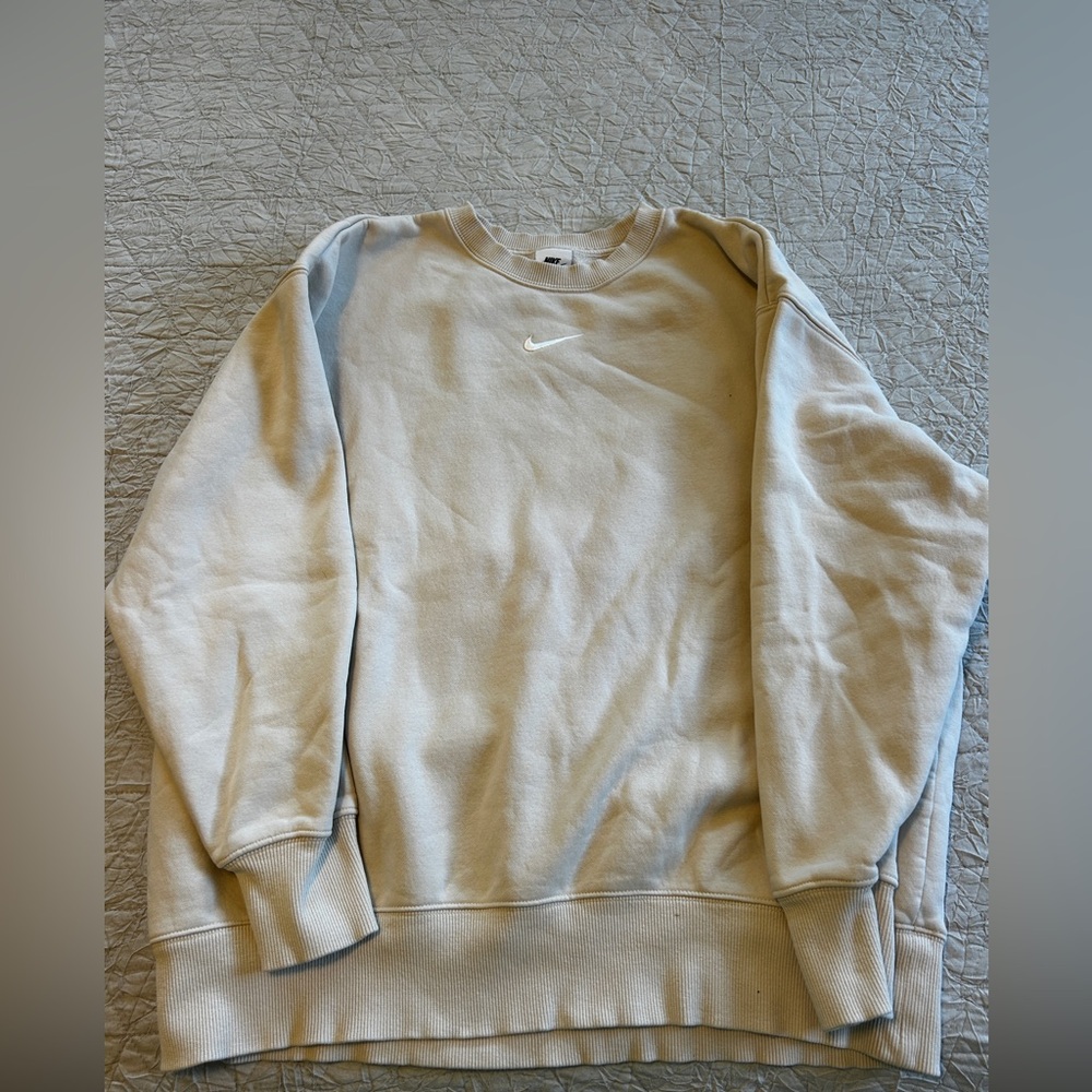 Woman’s Nike Crewneck